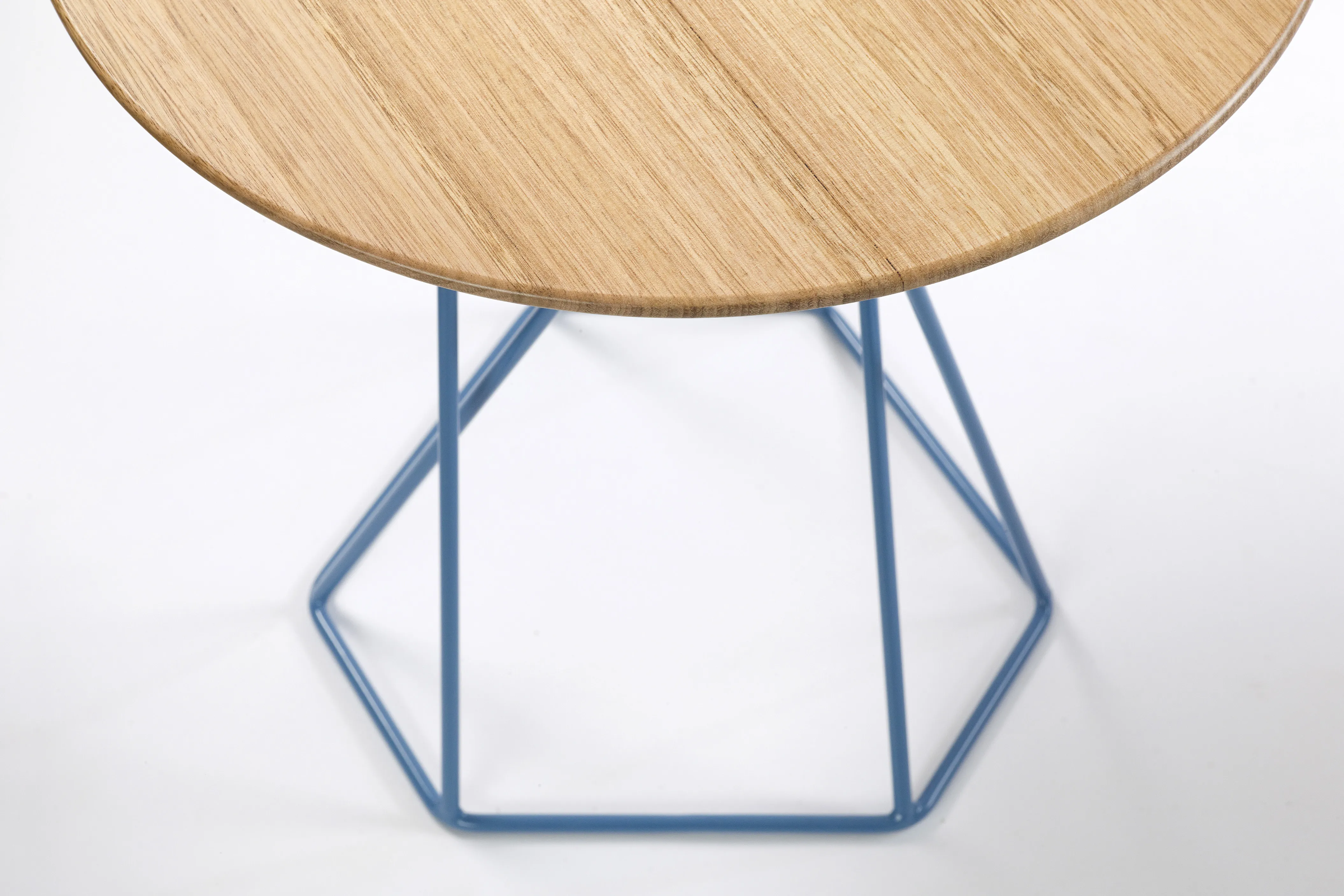 Table Asymmetry par Ross Gardam — photo 2