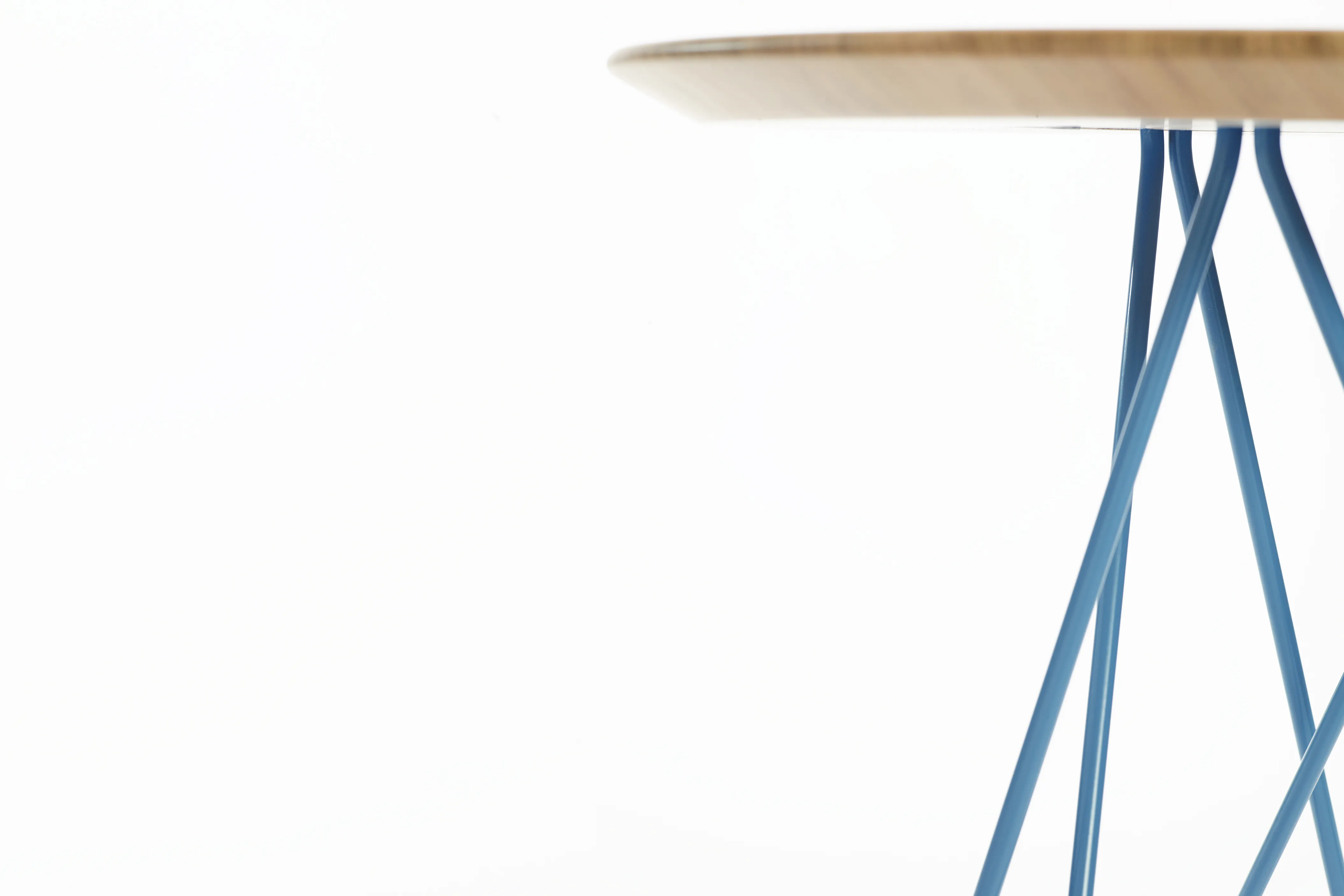Table Asymmetry par Ross Gardam — photo 4