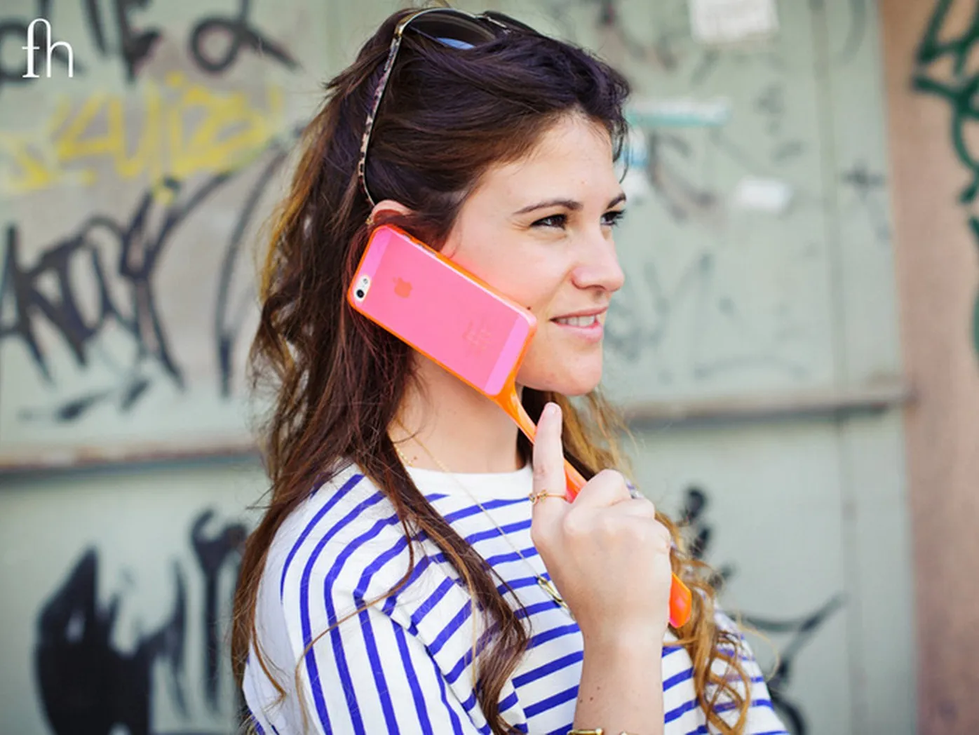Une coque avec un manche pour votre iphone — photo 1