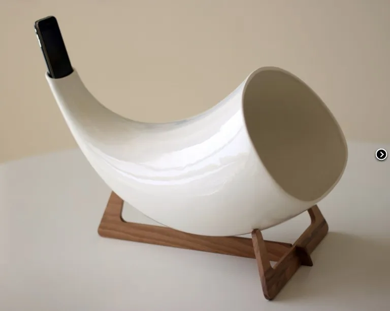 MegaPhone un amplificateur pour iphone par en and is — photo 1