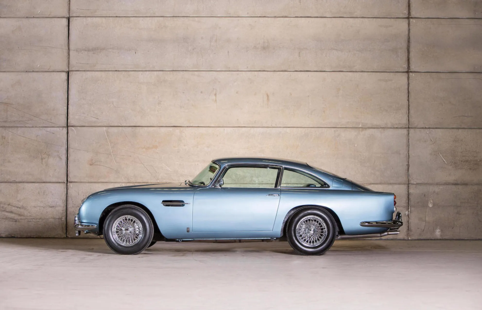 1964 Aston Martin DB5 Sports Saloon — photo 2