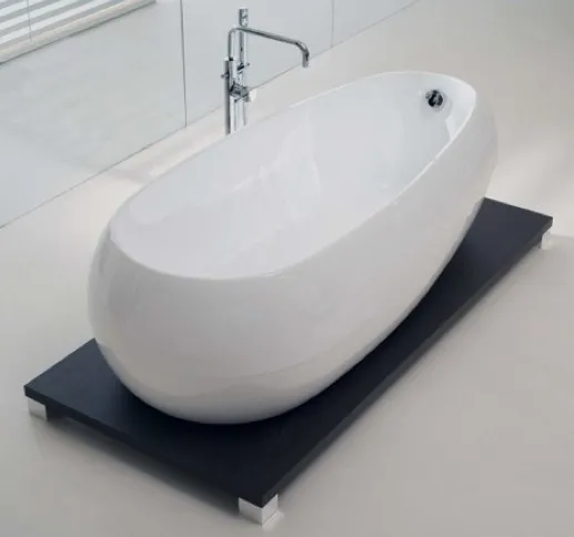 Baignoire en forme d'oeuf par Calyx — photo 1