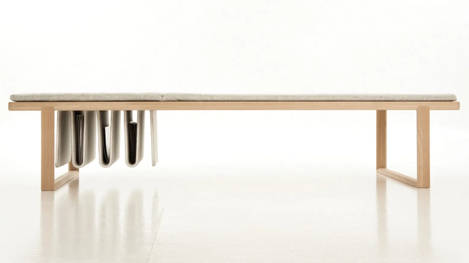 Pulse un banc pour le salon par Kathrine Lønstad et Cosmin Cioroiu — photo 2