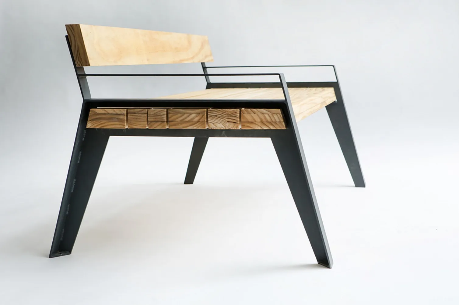 Banc TUYVO par Slava Balbek — photo 2
