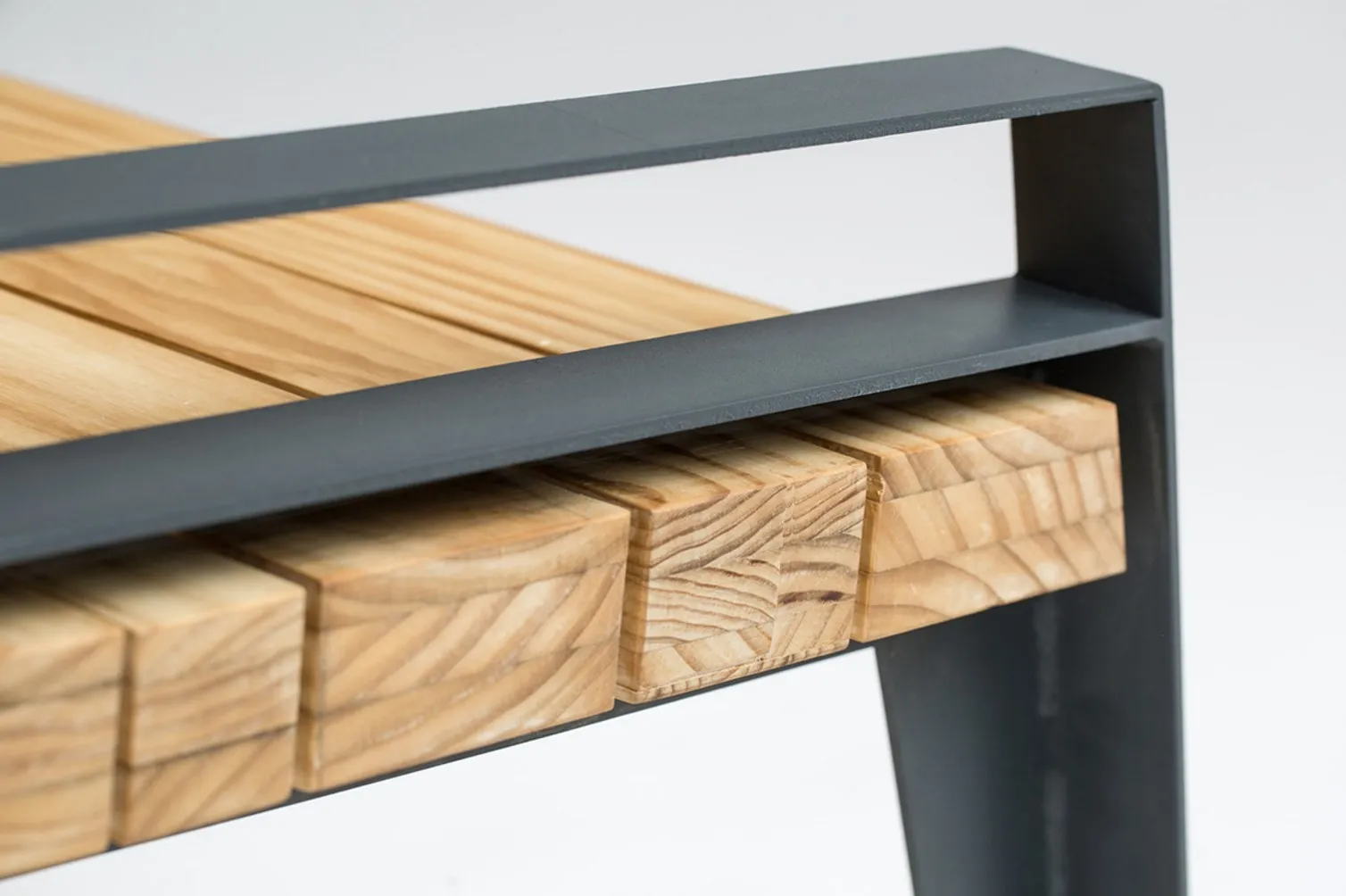 Banc TUYVO par Slava Balbek — photo 1