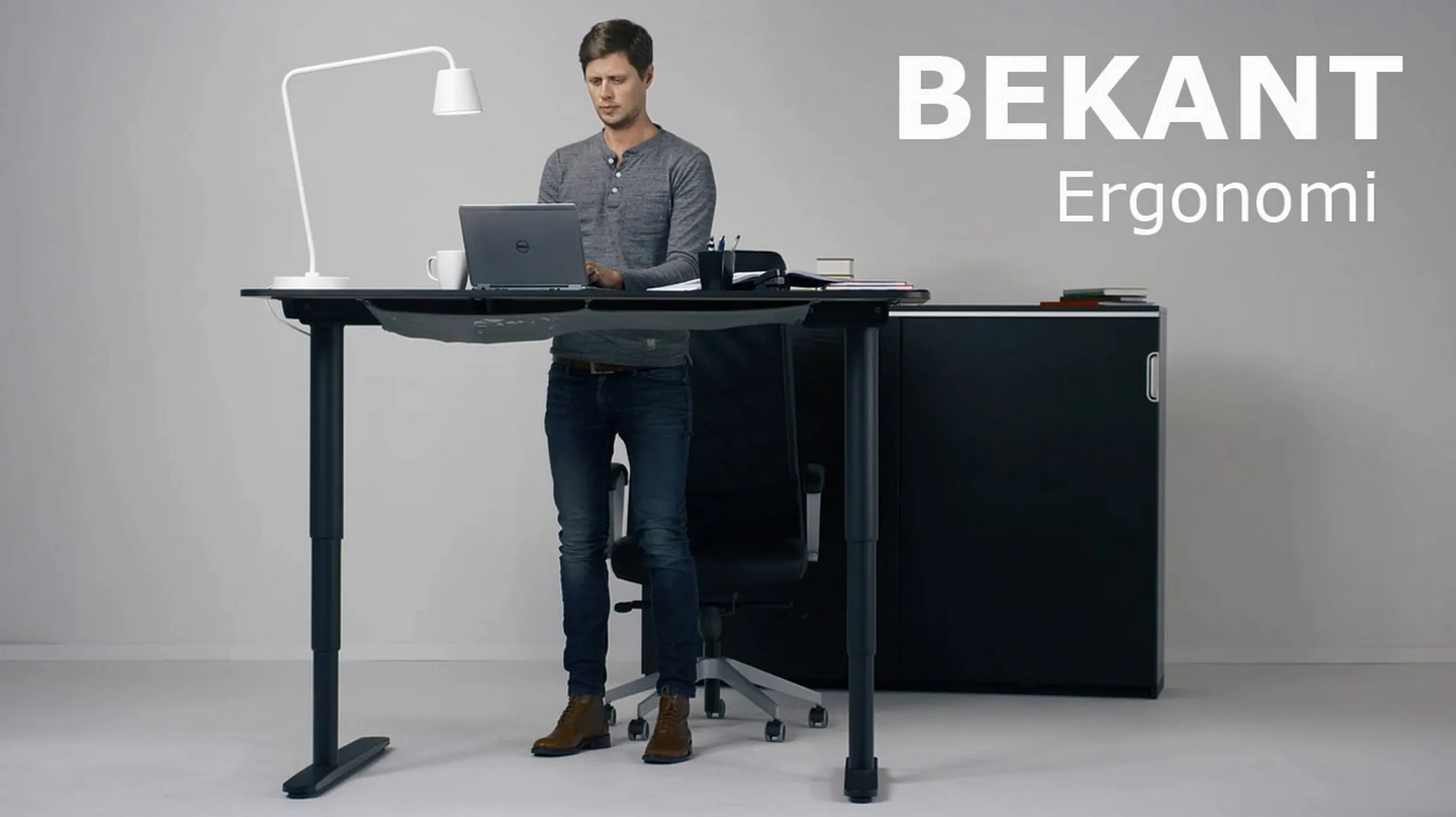 Ikea propose aussi des bureaux adaptables en hauteur pour travailler debout — photo 1