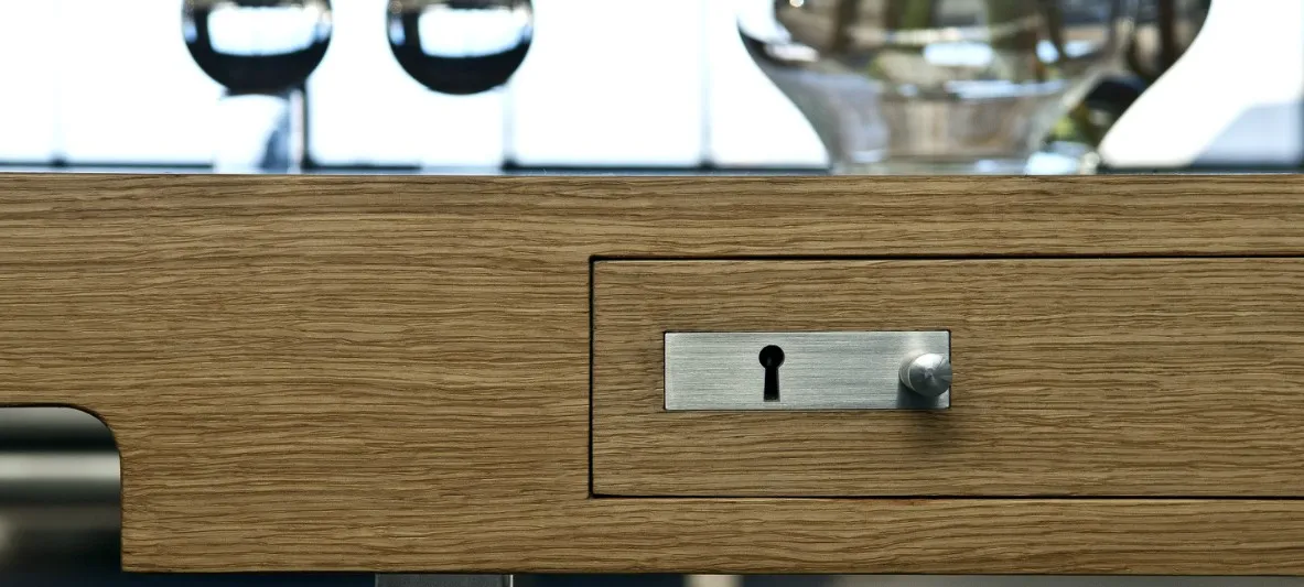 bureau-ch110-4 Bureau CH110 Desk par Hans Wegner — photo 4