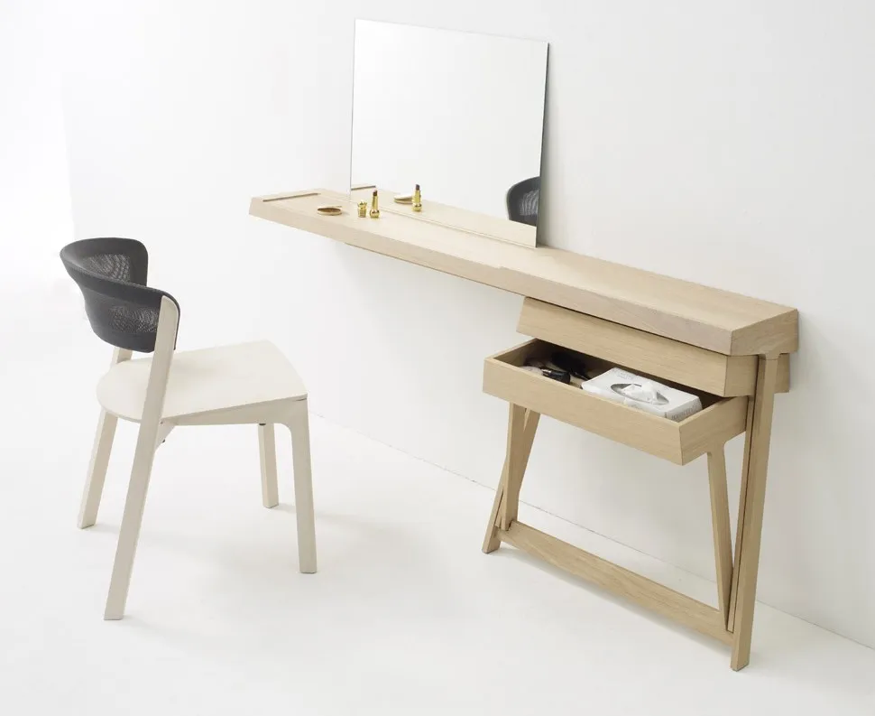 Bureau et coiffeuse par Shay Alkalay — photo 1