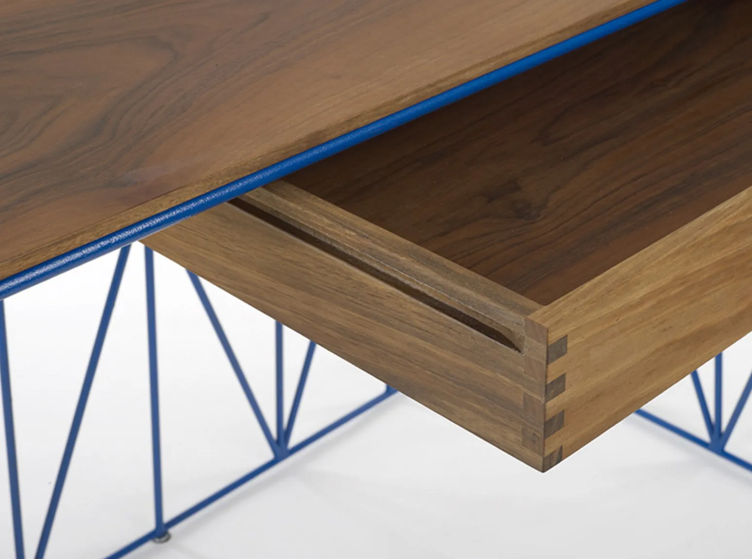Bureau Nom de Bleu par Boris Dennler — photo 2