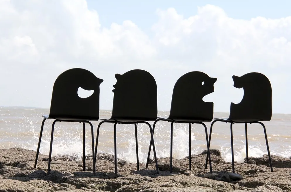 Chaises Conversation's Pieces par Clo'e Floirat et Maria Jeglinska — photo 1