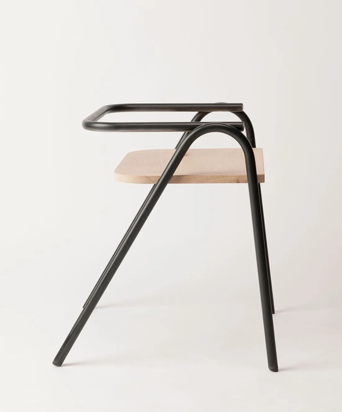 Petite chaise Half Hurdle chair par Dowel Jones — photo 3