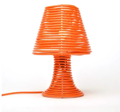 Coil Lamp par Craighton Berman — photo 1