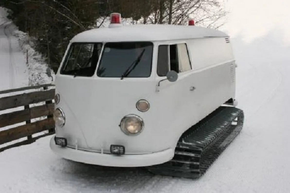 Un combi VW équipé pour la neige — photo 1
