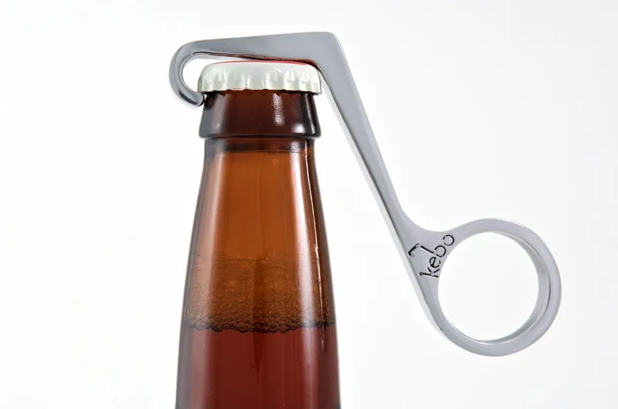 Ouvrir une bière à une main avec le décapsuleur kebo — photo 3
