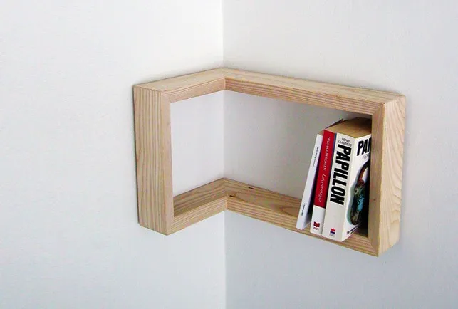 Framing shelf, l'étagère d'angle par Martina Carpelan — photo 1
