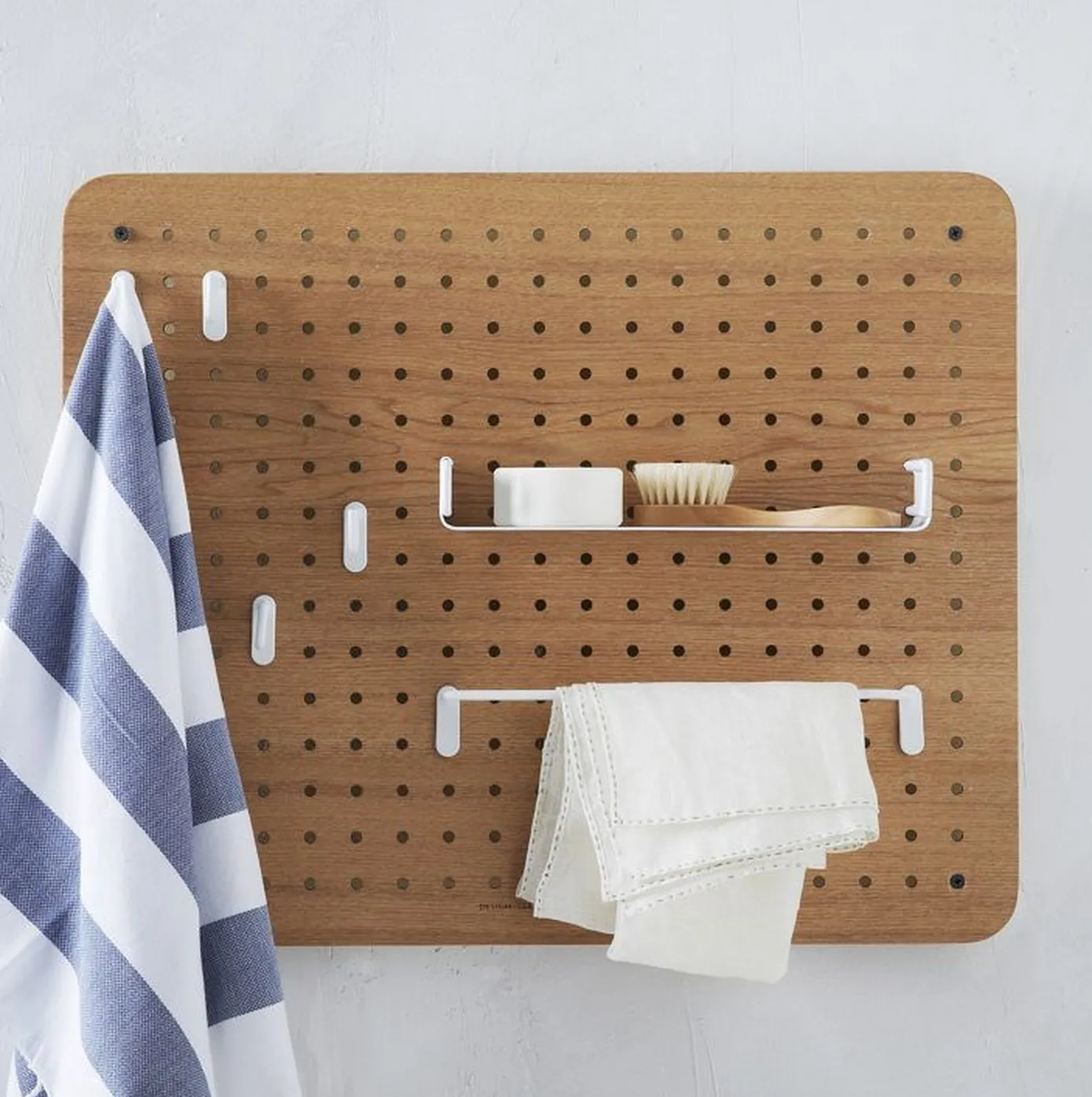 Peg Board Organizer par Sebastian Conran — photo 1