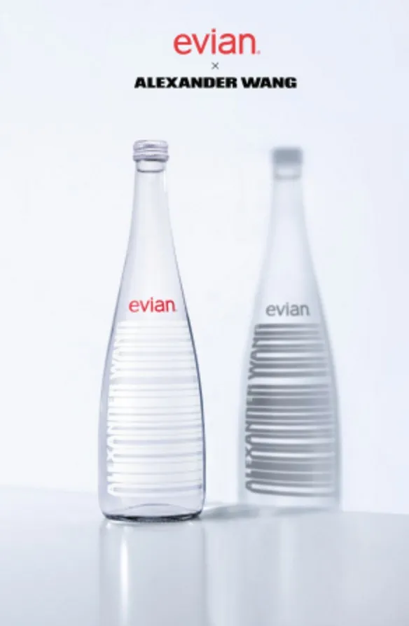 Bouteille d'Evian par Alexander Wang — photo 3