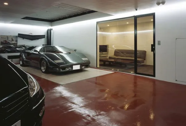 garage-salon-2 KRE House, une voiture dans le salon — photo 2