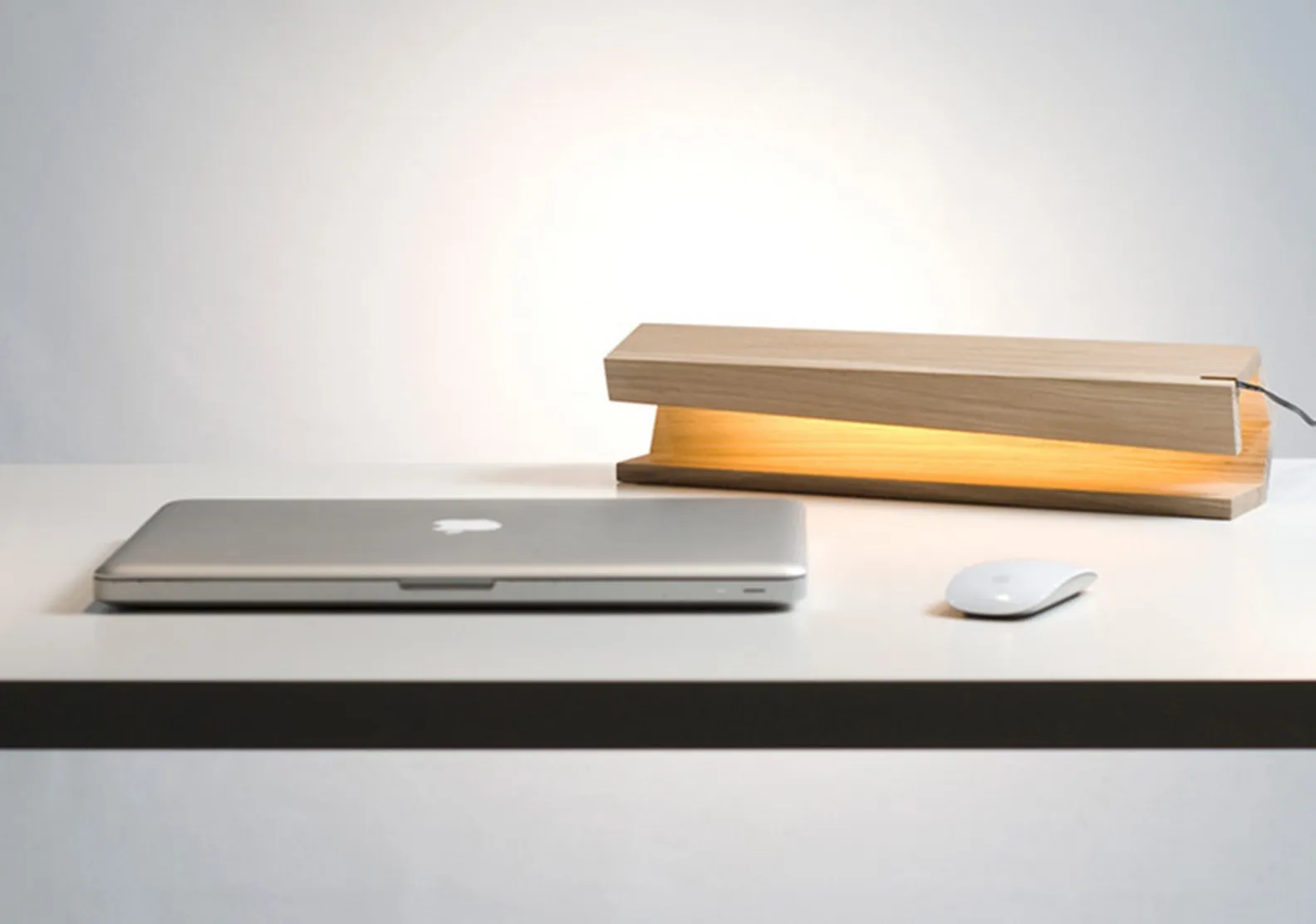 ELAGONE une belle lampe à poser sur le sol ou sur un bureau — photo 5
