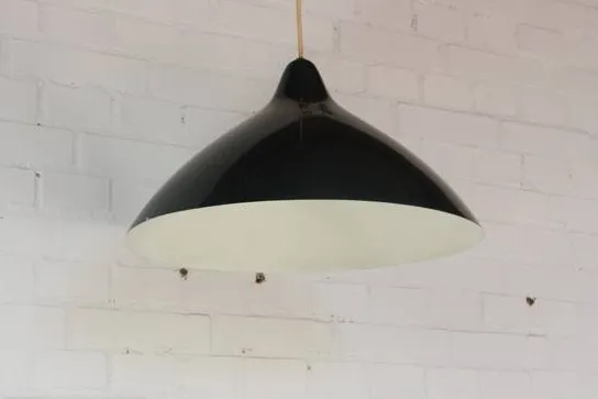 lampe-suspendue-noire-2 Lampe hanglamp par Lisa Johansson — photo 4