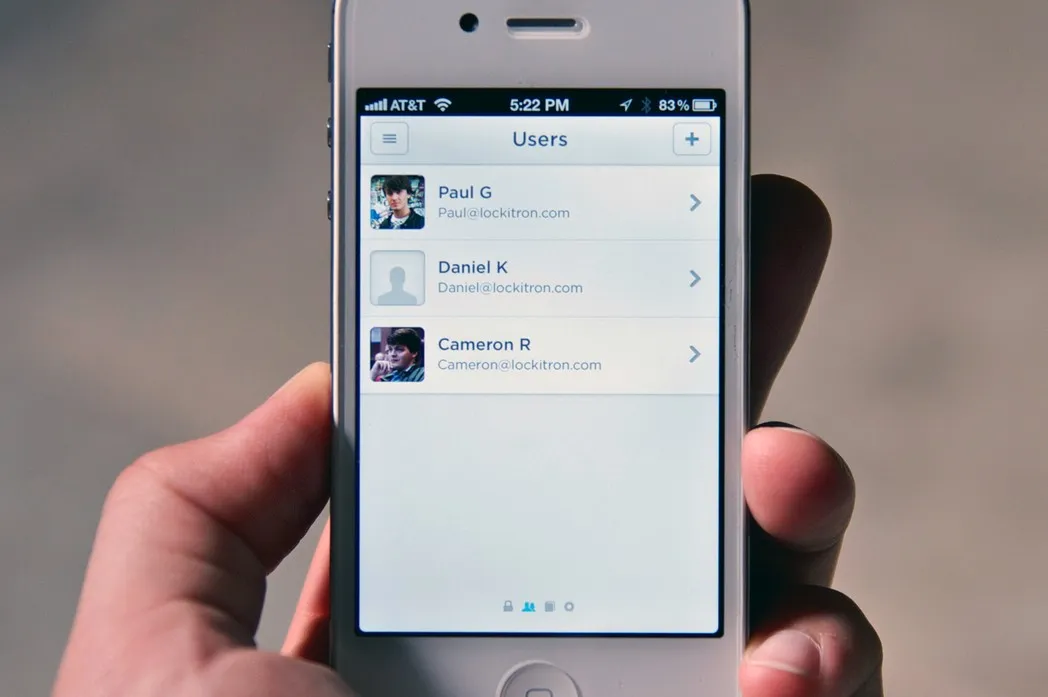 Lockitron une fermeture de porte contrôlée par smartphone — photo 3