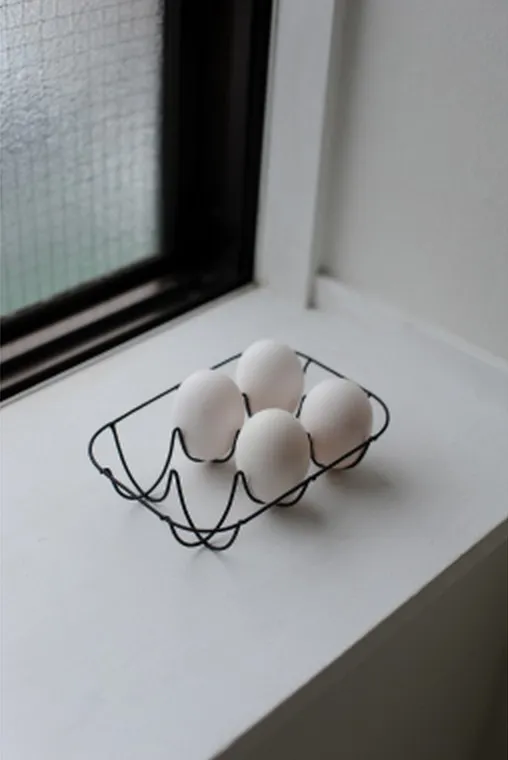 Porte oeufs en métal par plusminuszero — photo 2