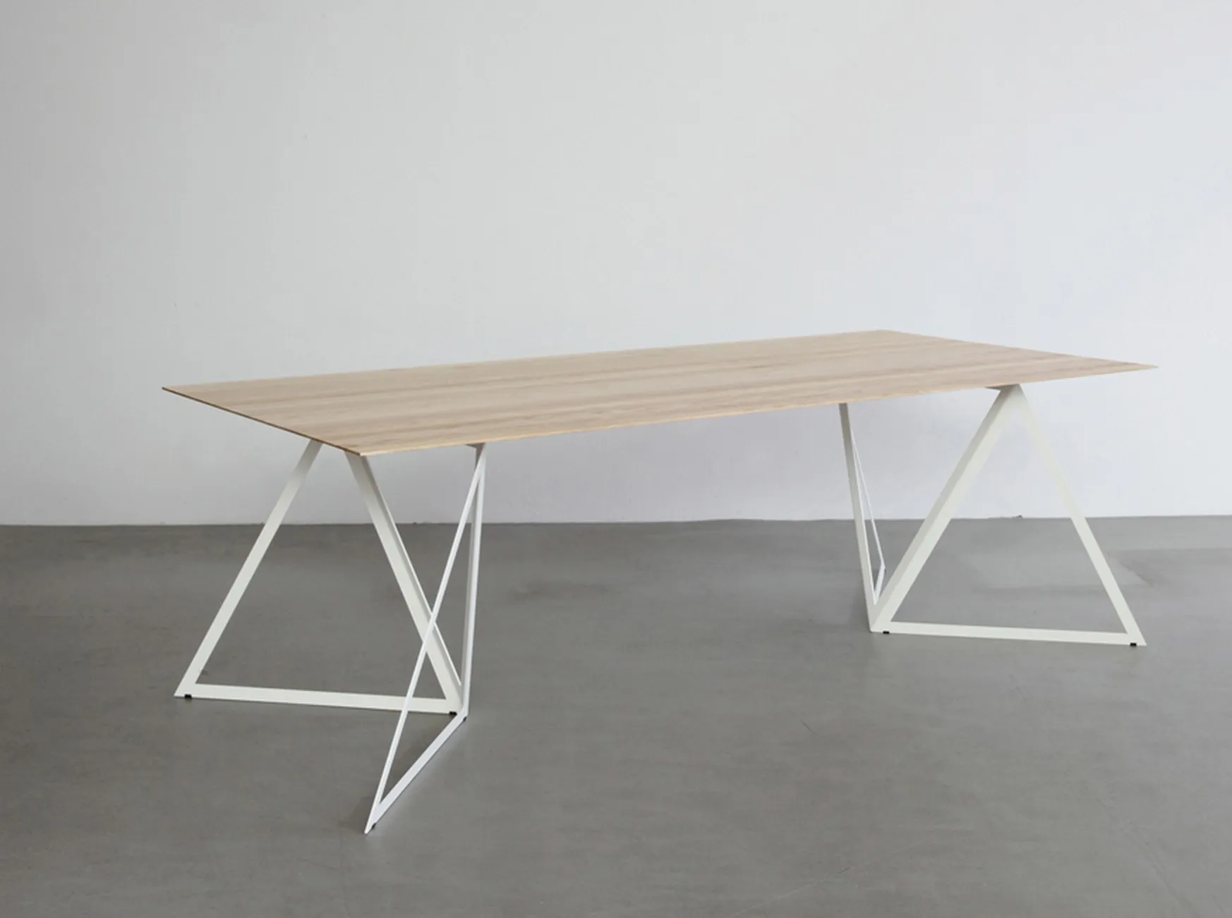Pieds de table Steel Stand par Sebastian Scherer — photo 2