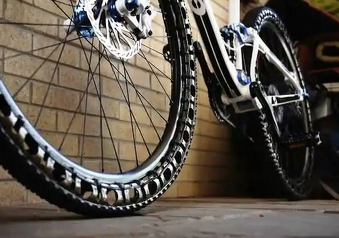 Fini les crevaisons avec cette roue de vélo sans chambre à air — photo 3