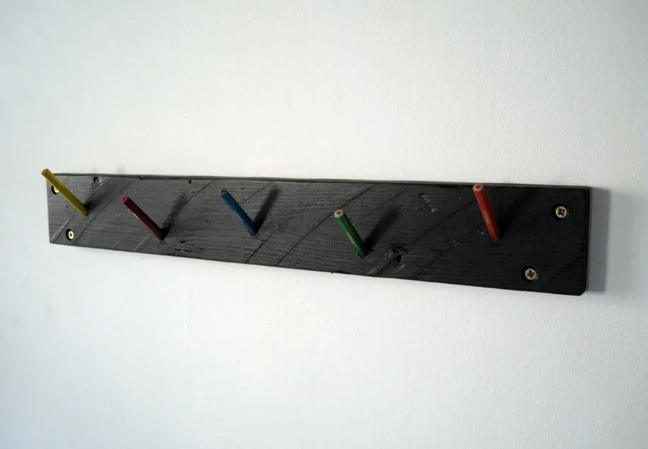 Porte manteaux crayons par Thomas Forsyth — photo 2