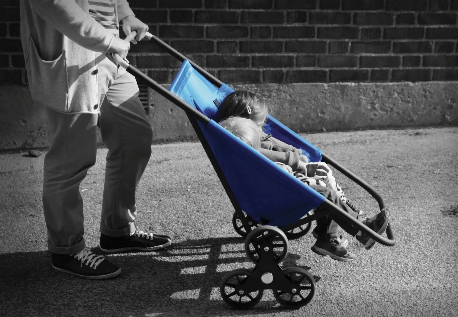 T(w)o Go, une poussette adaptée à la ville par Jade Olsson — photo 1