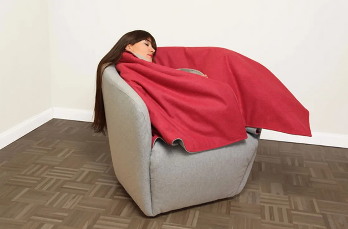 Fauteuil Red Riding Hood par Hanna Emelie Ernsting — photo 1
