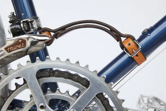Sangle pour porter son vélo par Walnut Studiolo — photo 1