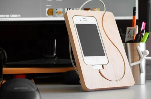 BaseStation en bois pour iphone 4 — photo 2