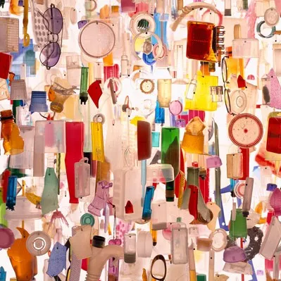 Suspension Tide par Stuart Haygarth — photo 2