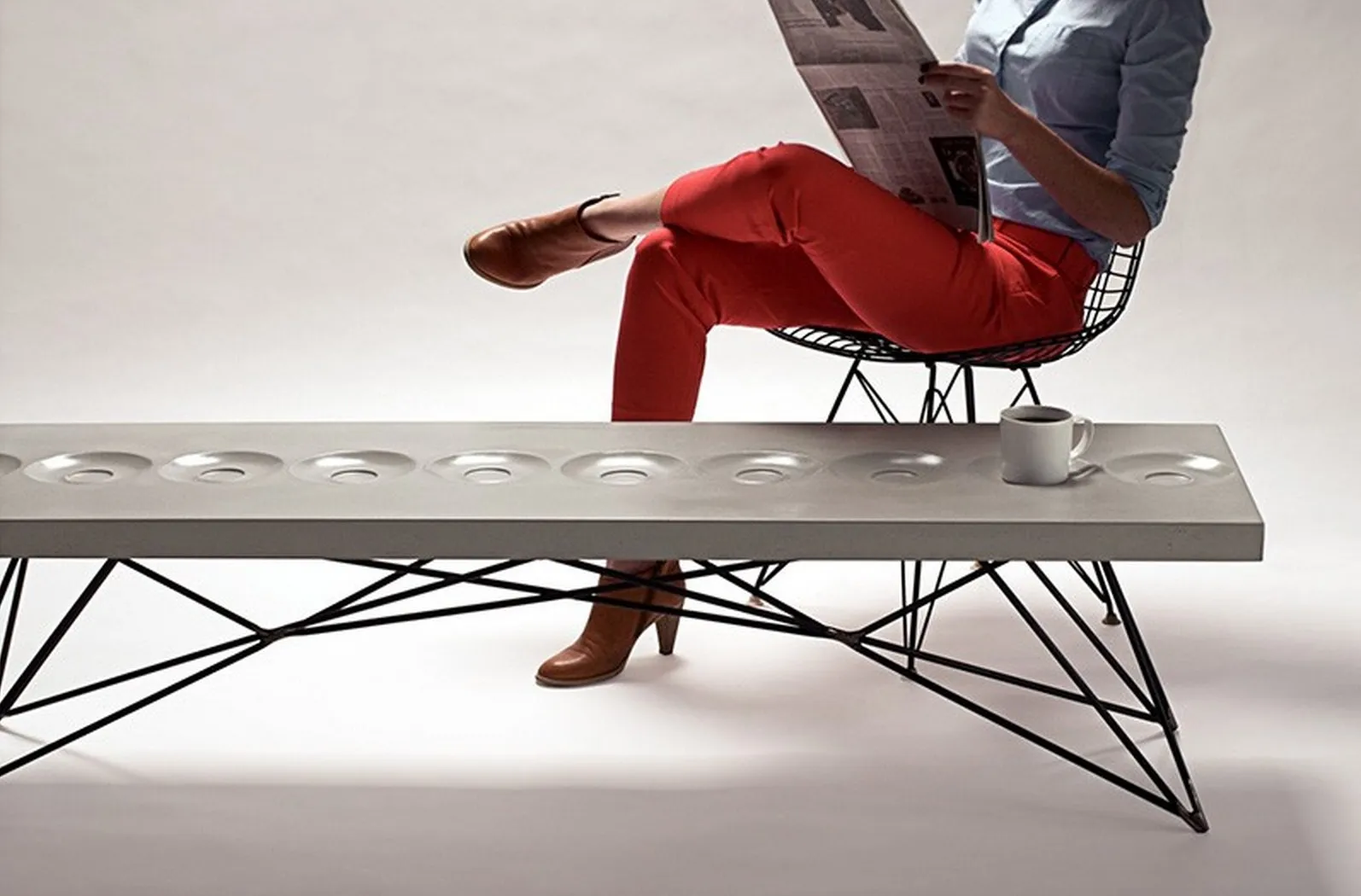 Table basse béton Orson par Brandon Gore — photo 1