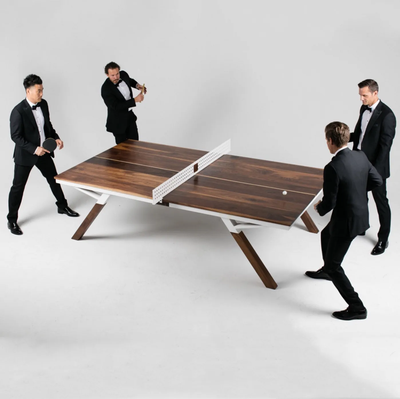 Une belle table de ping pong qui fait aussi office de table à manger — photo 6