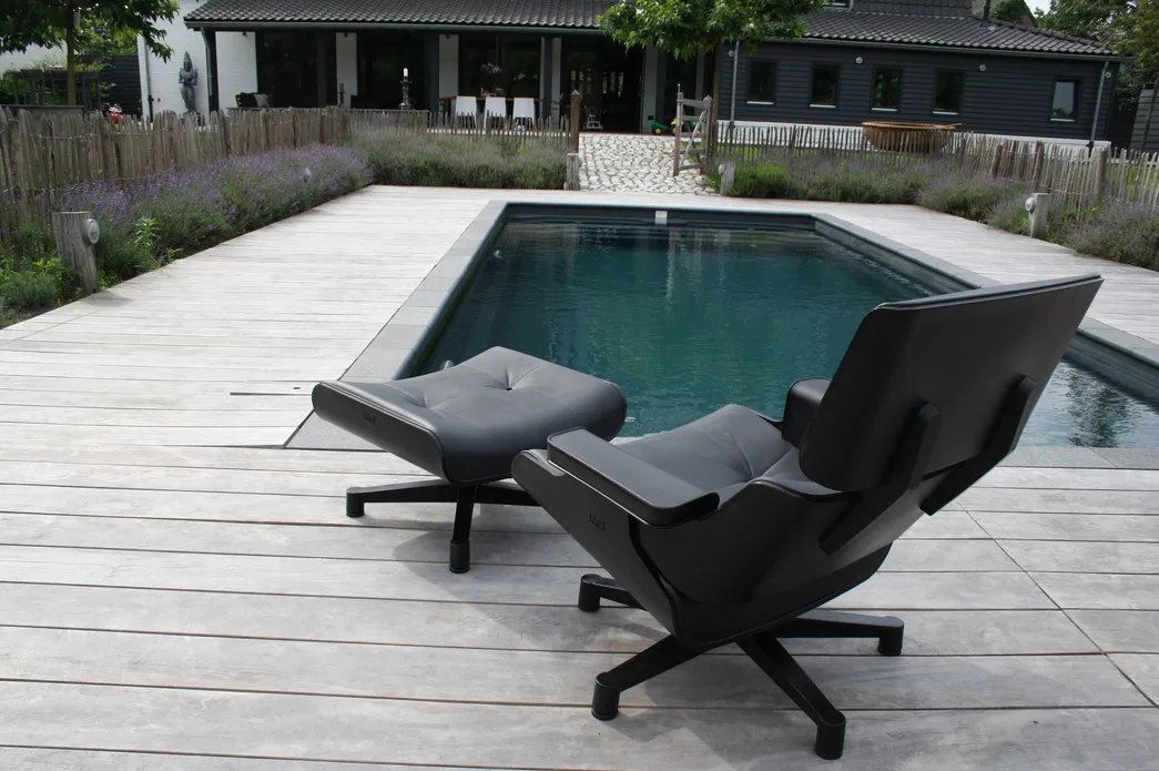 The 1956, le lounge chair de Eames version outdoor — photo 2