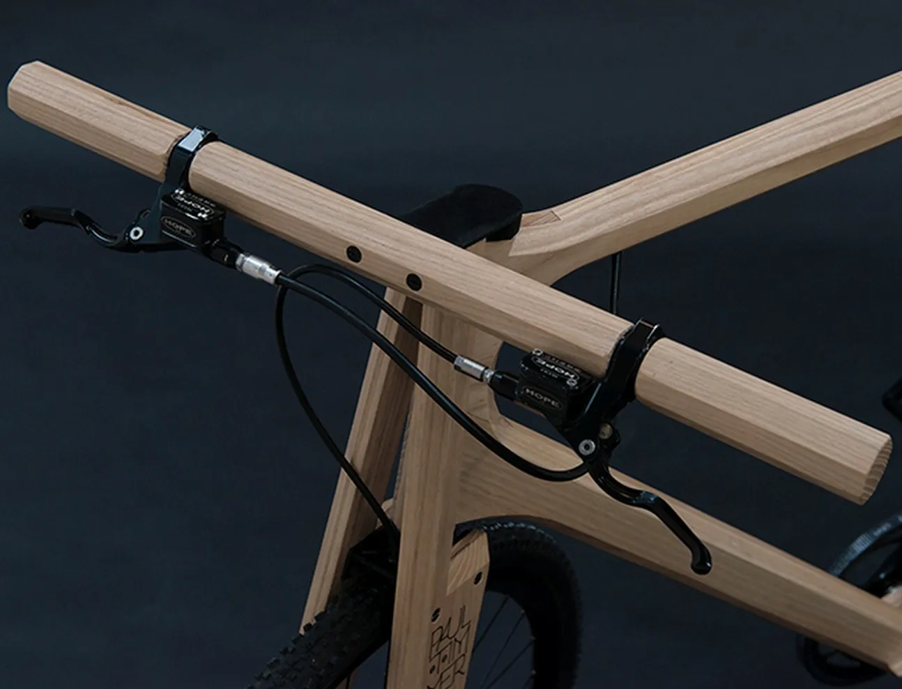 Un superbe vélo en bois — photo 3